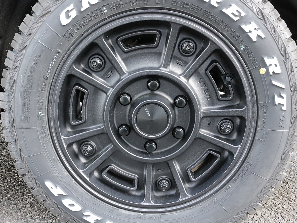 令和８年式アースカラーパッケージ２７００ガソリン４WDオリジナルＲＥクラシック丸目ライトフェイスチェンジ済み！オリジナルフロントバンパーオリジナル１６インチアルミオリジナルベットＫＩＴ装着済み！！