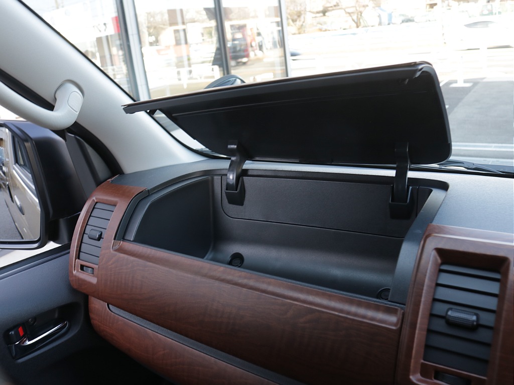 令和８年式アースカラーパッケージ２７００ガソリン４WDオリジナルＲＥクラシック丸目ライトフェイスチェンジ済み！オリジナルフロントバンパーオリジナル１６インチアルミオリジナルベットＫＩＴ装着済み！！