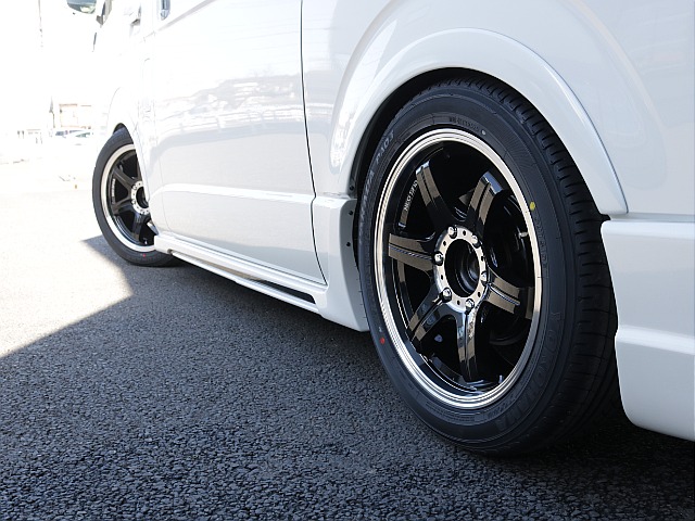 【新作】ネオスフィーダ１８インチアルミ装備！！