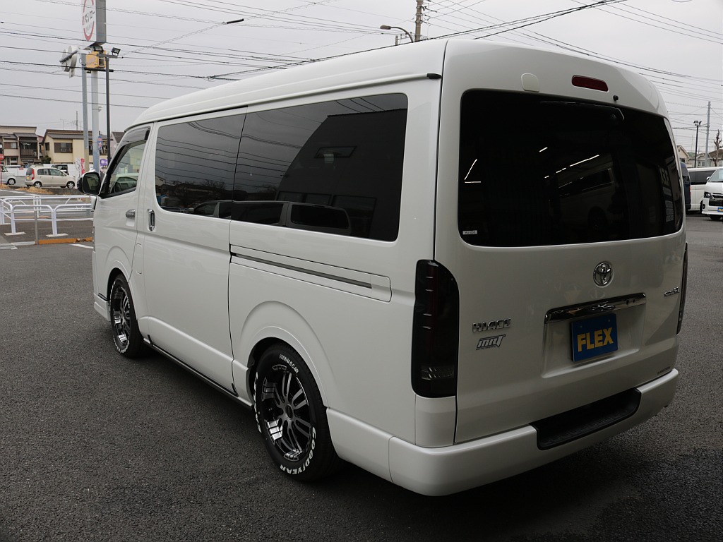 平成２８年式ワイドＶダークプライム２７００ガソリン４ＷＤカスタム車両入庫！新品オリジナル１７インチアルミ！ＭＲＴ床張り施工済み！