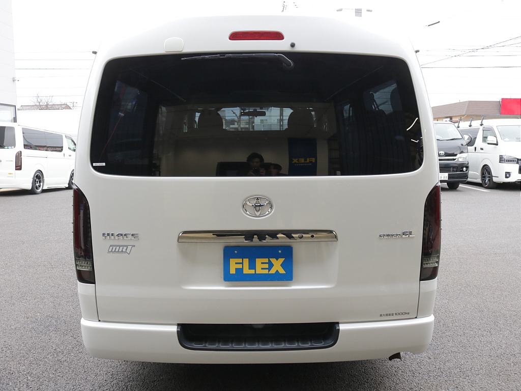 平成２８年式ワイドＶダークプライム２７００ガソリン４ＷＤカスタム車両入庫！新品オリジナル１７インチアルミ！ＭＲＴ床張り施工済み！