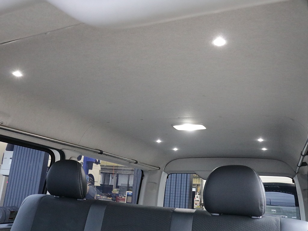 平成２８年式ワイドＶダークプライム２７００ガソリン４ＷＤカスタム車両入庫！新品オリジナル１７インチアルミ！ＭＲＴ床張り施工済み！