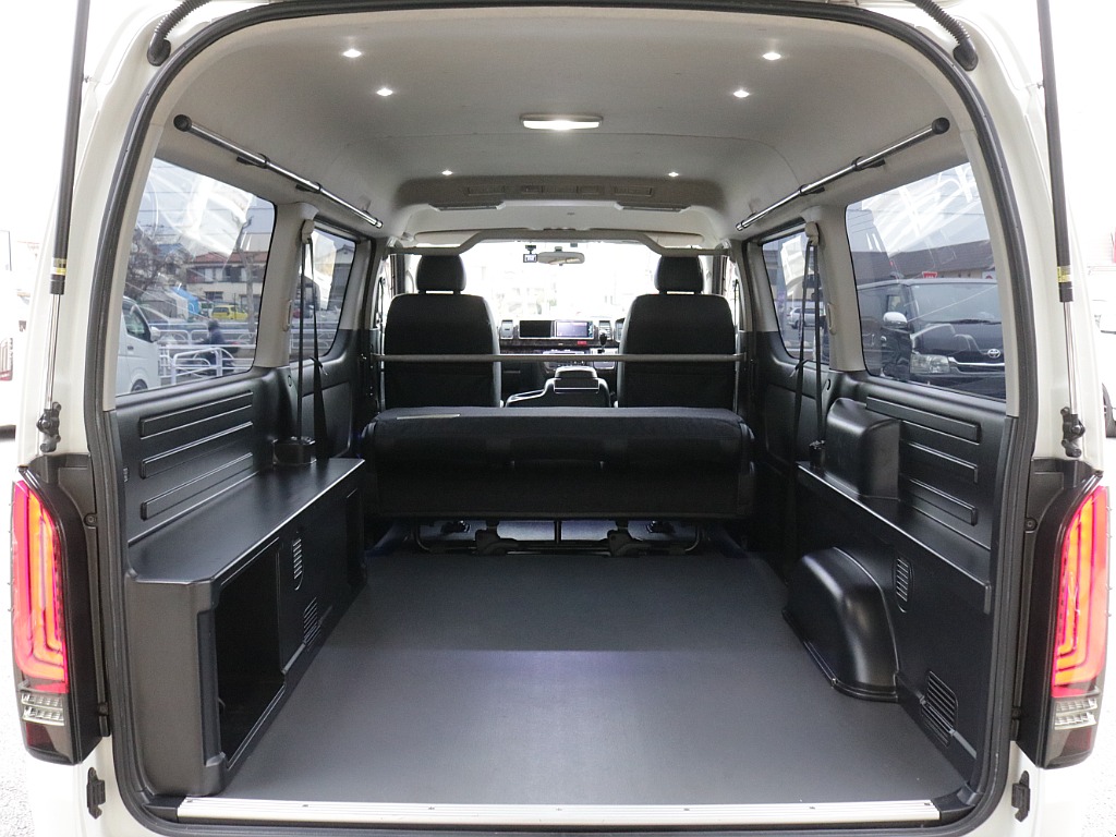 平成２８年式ワイドＶダークプライム２７００ガソリン４ＷＤカスタム車両入庫！新品オリジナル１７インチアルミ！ＭＲＴ床張り施工済み！