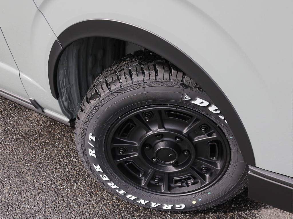 令和８年式アースカラーパッケージ２８００ディーゼル４ＷＤ！丸目ライトフェイス施工！ＢＩＧ－Ｘ１１インチＳＤナビ装備！新品パーツ多数装備！！