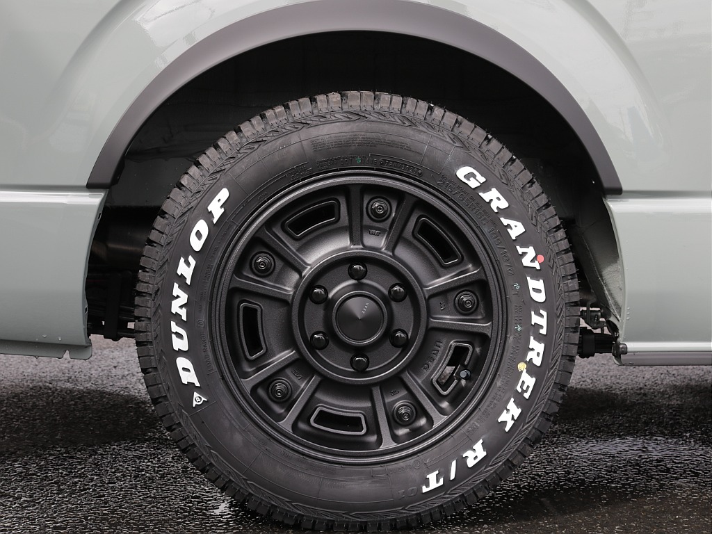 令和８年式アースカラーパッケージ２８００ディーゼル４ＷＤ！丸目ライトフェイス施工！ＢＩＧ－Ｘ１１インチＳＤナビ装備！新品パーツ多数装備！！