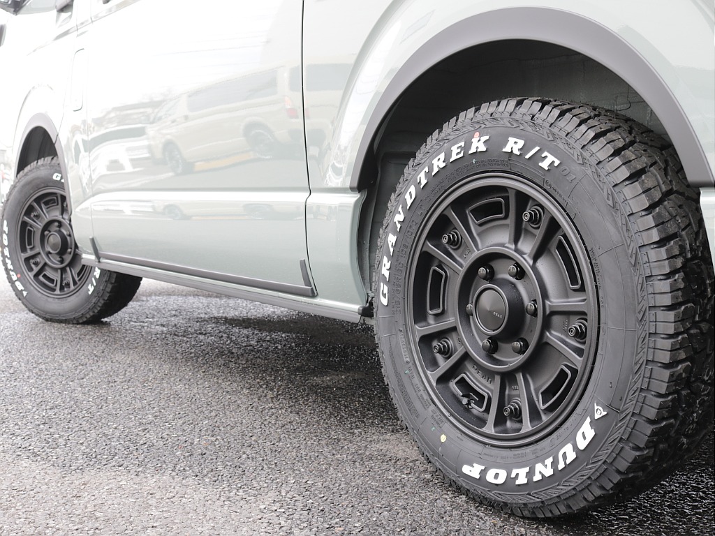 令和８年式アースカラーパッケージ２８００ディーゼル４ＷＤ！丸目ライトフェイス施工！ＢＩＧ－Ｘ１１インチＳＤナビ装備！新品パーツ多数装備！！