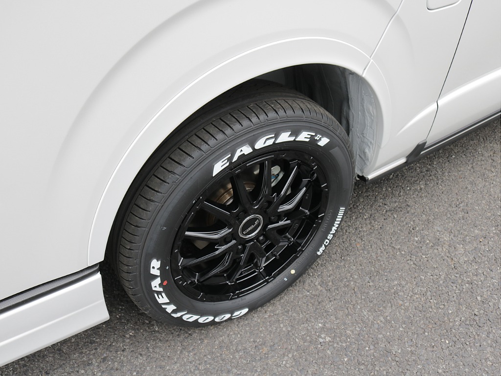 新車９型モデルワゴンＧＬ２７００ガソリン４ＷＤカスタム車両入庫！！新品オリジナルフロントスポイラー新品オーバーフェンダー新品１７インチアルミ新品ナスカー１７インチタイヤオリジナルベットＫＩＴ装備！！