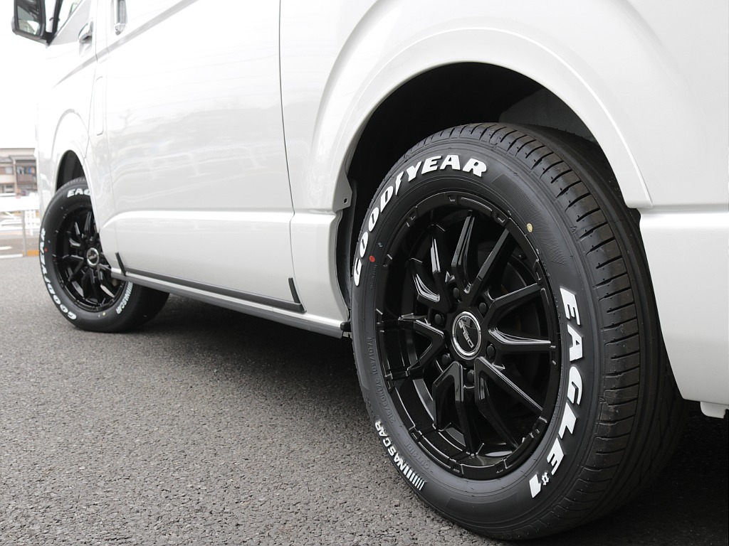 新車９型モデルワゴンＧＬ２７００ガソリン４ＷＤカスタム車両入庫！！新品オリジナルフロントスポイラー新品オーバーフェンダー新品１７インチアルミ新品ナスカー１７インチタイヤオリジナルベットＫＩＴ装備！！