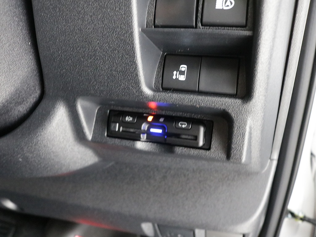 新車９型モデルワゴンＧＬ２７００ガソリン４ＷＤカスタム車両入庫！！新品オリジナルフロントスポイラー新品オーバーフェンダー新品１７インチアルミ新品ナスカー１７インチタイヤオリジナルベットＫＩＴ装備！！