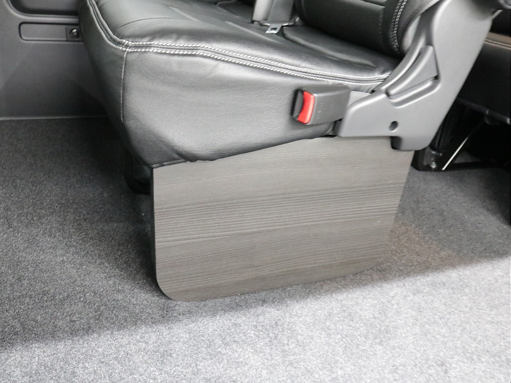 新車９型モデルワゴンＧＬ２７００ガソリン４ＷＤカスタム車両入庫！！新品オリジナルフロントスポイラー新品オーバーフェンダー新品１７インチアルミ新品ナスカー１７インチタイヤオリジナルベットＫＩＴ装備！！