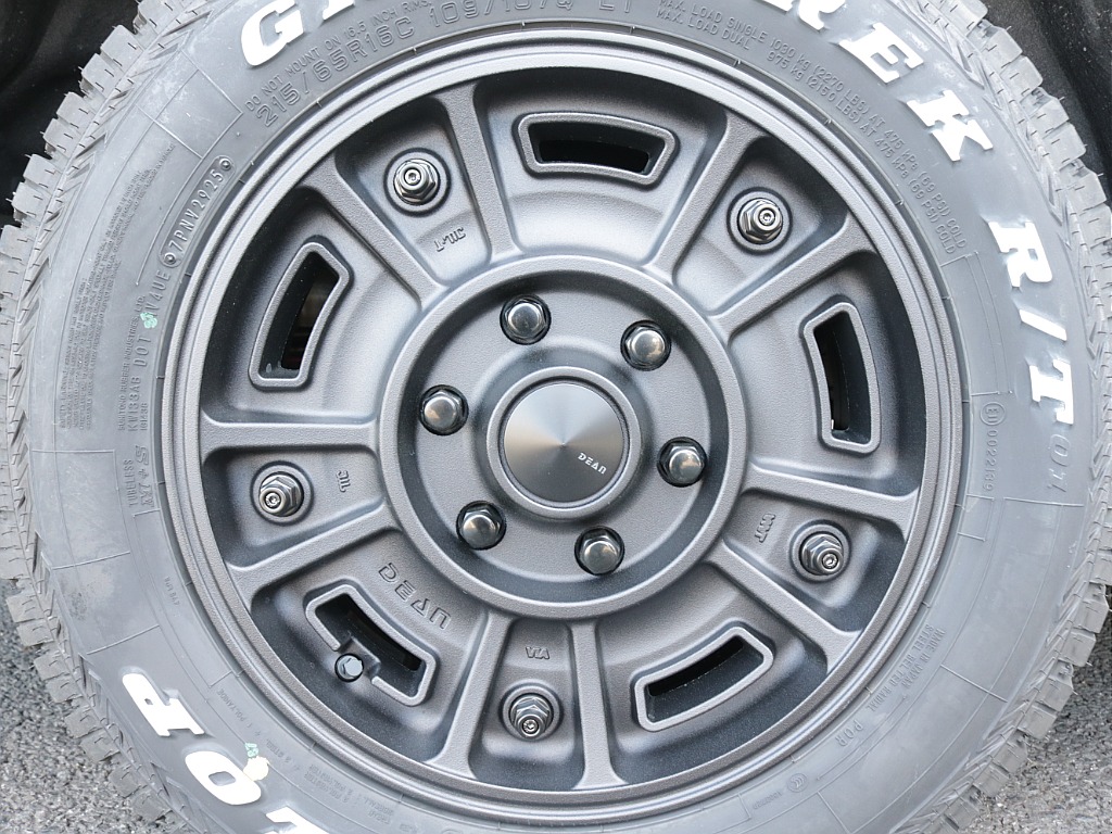 令和８年式アースカラーパッケージ２７００ガソリン４ＷＤ！ＲＥクラシック丸目ライト施工！ＢＩＧ－Ｘ１１インチＳＤナビ装備！新品パーツ多数装備！