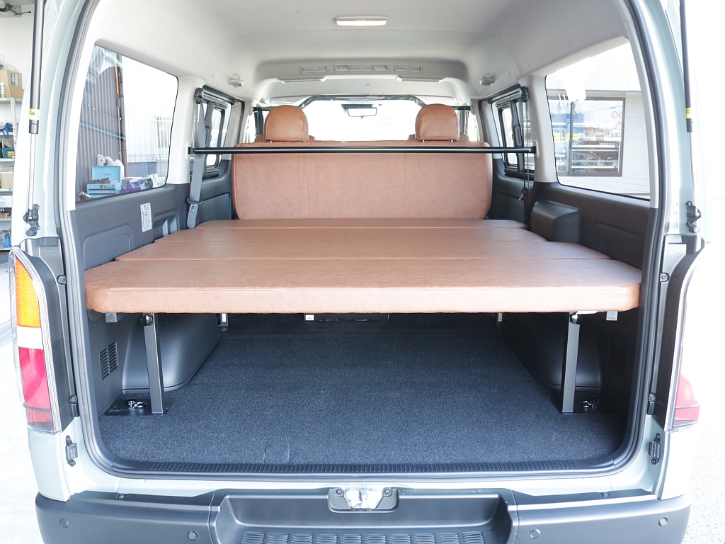 令和８年式アースカラーパッケージ２７００ガソリン４ＷＤ！ＲＥクラシック丸目ライト施工！ＢＩＧ－Ｘ１１インチＳＤナビ装備！新品パーツ多数装備！