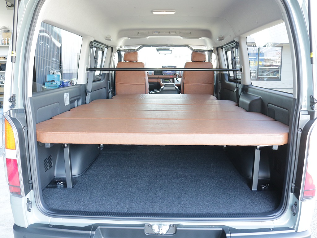 令和８年式アースカラーパッケージ２７００ガソリン４ＷＤ！ＲＥクラシック丸目ライト施工！ＢＩＧ－Ｘ１１インチＳＤナビ装備！新品パーツ多数装備！