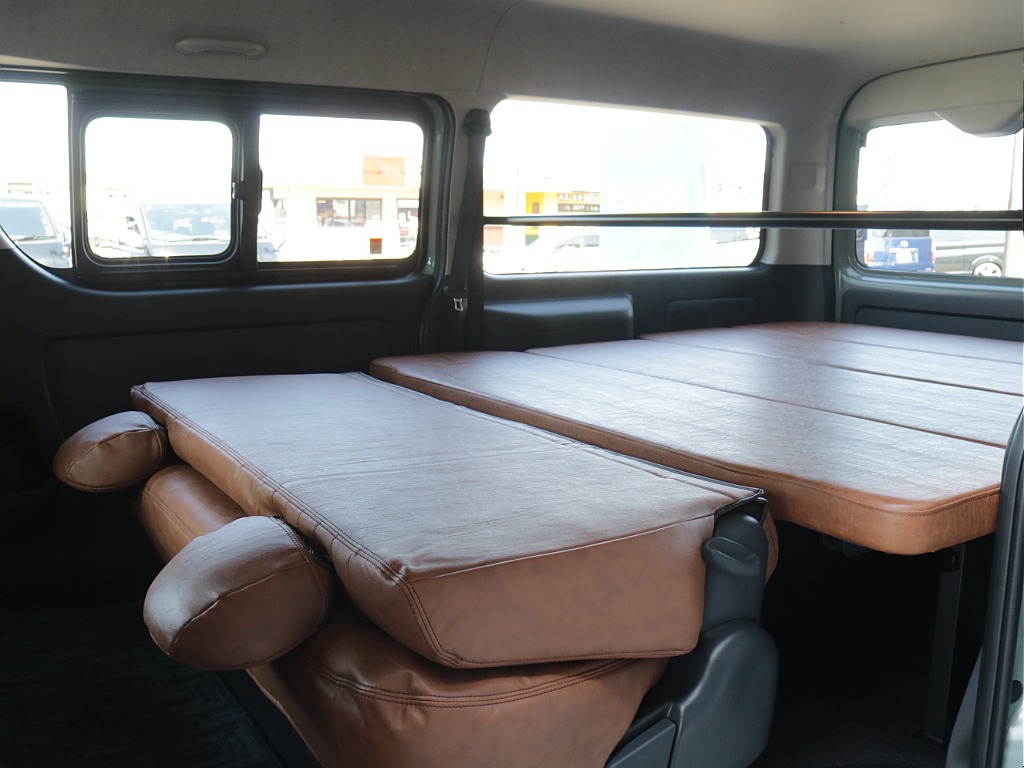 令和８年式アースカラーパッケージ２７００ガソリン４ＷＤ！ＲＥクラシック丸目ライト施工！ＢＩＧ－Ｘ１１インチＳＤナビ装備！新品パーツ多数装備！