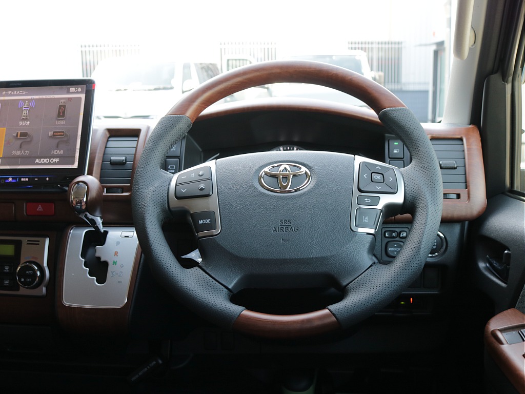 令和８年式アースカラーパッケージ２７００ガソリン４ＷＤ！ＲＥクラシック丸目ライト施工！ＢＩＧ－Ｘ１１インチＳＤナビ装備！新品パーツ多数装備！