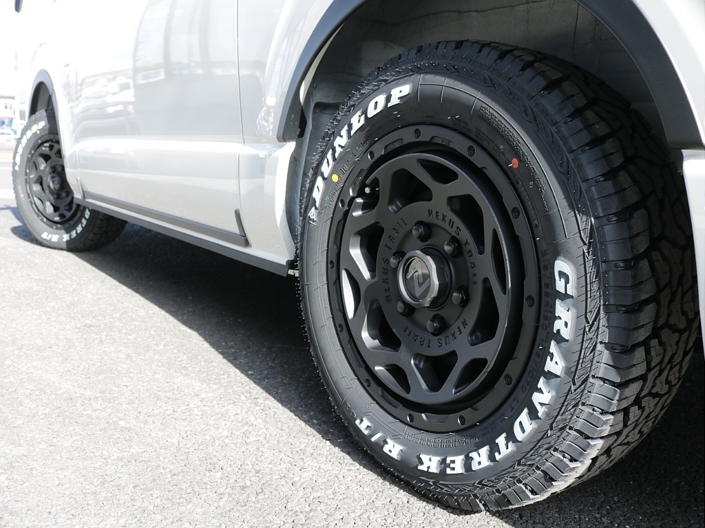 令和７年式ハイエースＶダークプライムＳ２８００ディーゼルターボカスタム車両入庫！！新品オリジナルフロントバンパー新品オリジナル１６インチアルミ新品オリジナルＬＥＤテール新品アルパインＢＩＧーＸナビ装備