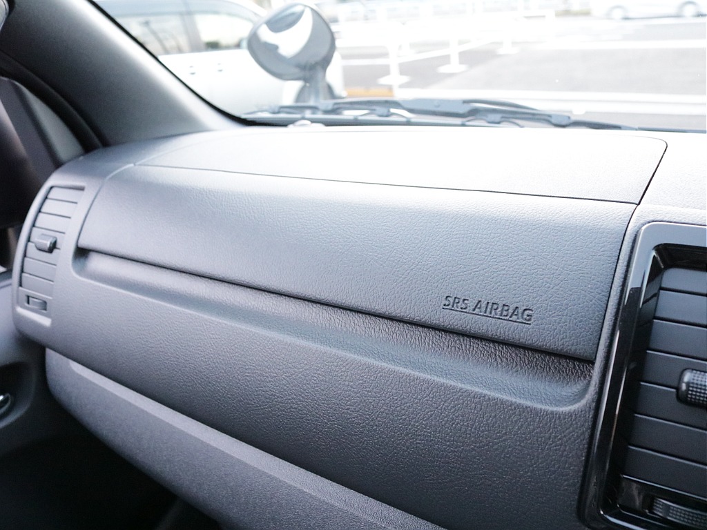 令和７年式ハイエースＶダークプライムＳ２８００ディーゼルターボカスタム車両入庫！！新品オリジナルフロントバンパー新品オリジナル１６インチアルミ新品オリジナルＬＥＤテール新品アルパインＢＩＧーＸナビ装備