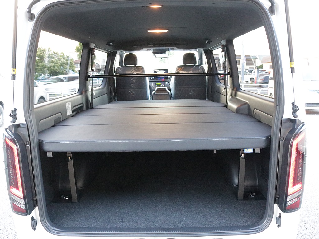 令和７年式ハイエースＶダークプライムＳ２８００ディーゼルターボカスタム車両入庫！！新品オリジナルフロントバンパー新品オリジナル１６インチアルミ新品オリジナルＬＥＤテール新品アルパインＢＩＧーＸナビ装備