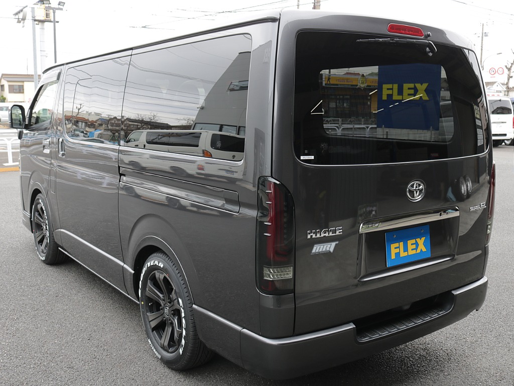 令和３年式ダークプライムⅡ２０００ガソリン２WD入庫！オリジナル１７インチアルミ1.5インチローダウン済み！新品オリジナルパーツ多数装備済み！！