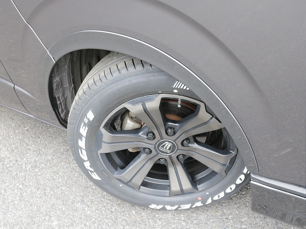 令和３年式ダークプライムⅡ２０００ガソリン２WD入庫！オリジナル１７インチアルミ1.5インチローダウン済み！新品オリジナルパーツ多数装備済み！！