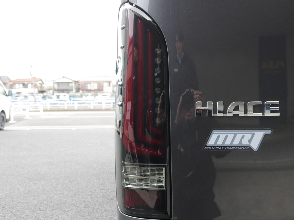 令和３年式ダークプライムⅡ２０００ガソリン２WD入庫！オリジナル１７インチアルミ1.5インチローダウン済み！新品オリジナルパーツ多数装備済み！！