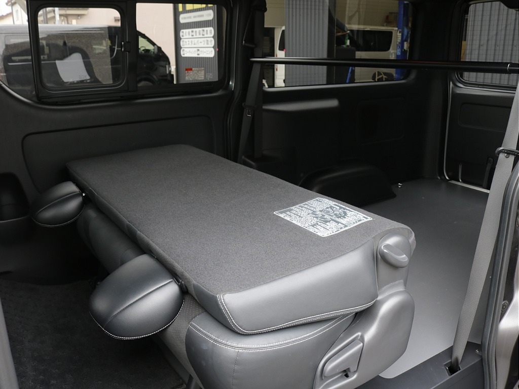 令和３年式ダークプライムⅡ２０００ガソリン２WD入庫！オリジナル１７インチアルミ1.5インチローダウン済み！新品オリジナルパーツ多数装備済み！！