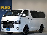 令和８年式ハイエースＶダークプライムⅡ２０００ガソリン２ＷＤカスタム車両入庫！オリジナルスポイラーオリジナルオーバーフェンダーオリジナルＬＥＤテールオリジナル１７インチアルミアルパインＢＩＧ－Ｘナビ！