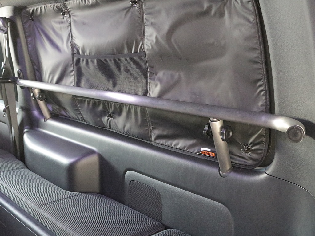 令和３年式ダークプライムⅡ２８００ディーゼル４WDユーアイビークルカスタム車両入庫！！ユーアイ２段ベットＫＩＴセカンドシート移動レール床張り施工済みサブバッテリーシステムインバーター外部電源装着済み！