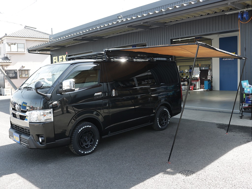 令和３年式ダークプライムⅡ２８００ディーゼル４WDユーアイビークルカスタム車両入庫！！ユーアイ２段ベットＫＩＴセカンドシート移動レール床張り施工済みサブバッテリーシステムインバーター外部電源装着済み！