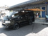 令和３年式ダークプライムⅡ２８００ディーゼル４WDユーアイビークルカスタム車両入庫！！ユーアイ２段ベットＫＩＴセカンドシート移動レール床張り施工済みサブバッテリーシステムインバーター外部電源装着済み！