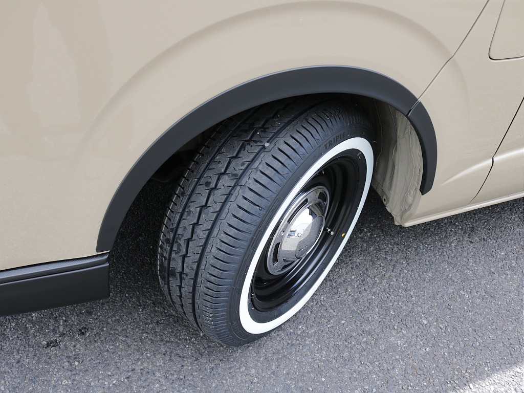 令和７年式アースカラーパッケージＲＥクラシック丸目ライトフェイスチェンジ車両入庫！新品オリジナルフロントバンパー新品オリジナルオーバーフェンダー新品オリジナルＬＥＤテールライト新品アルパインＢＩＧ－Ｘ