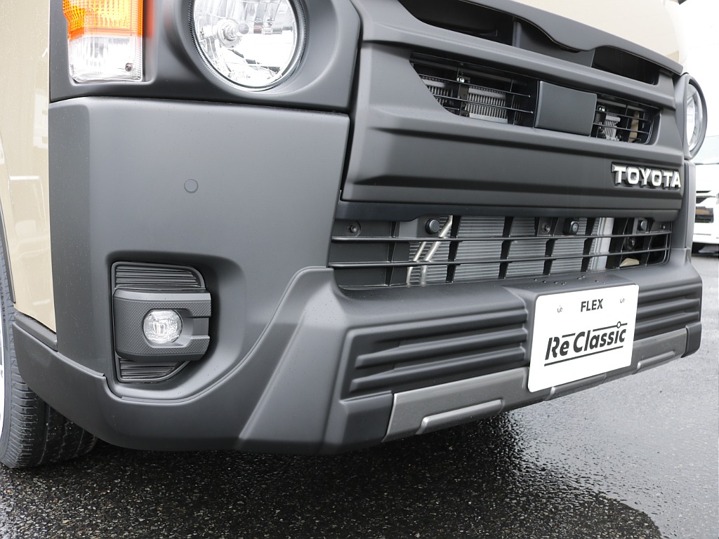 令和８年式ハイエースVアースカラーパッケージＲＥクラシック丸目ライトフェイスチェンジ済み！新品クロスカントリー１６インチアルミ新品オリジナルＬＥＤテール新品シートカバー新品ベット新品ＢＩＧ－Ｘナビ装備