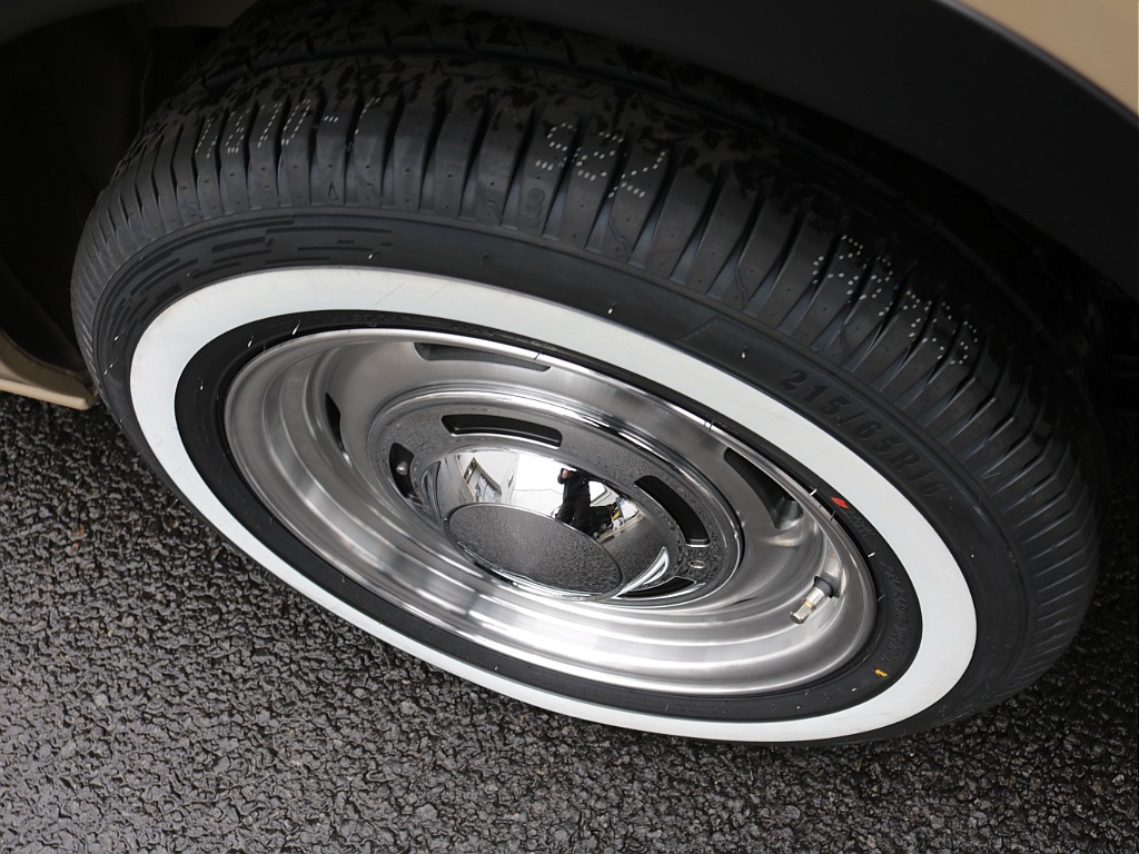 令和８年式ハイエースVアースカラーパッケージＲＥクラシック丸目ライトフェイスチェンジ済み！新品クロスカントリー１６インチアルミ新品オリジナルＬＥＤテール新品シートカバー新品ベット新品ＢＩＧ－Ｘナビ装備