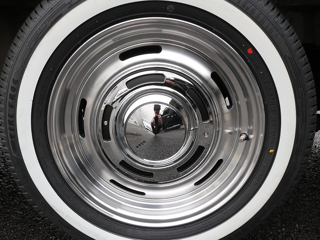 令和８年式ハイエースVアースカラーパッケージＲＥクラシック丸目ライトフェイスチェンジ済み！新品クロスカントリー１６インチアルミ新品オリジナルＬＥＤテール新品シートカバー新品ベット新品ＢＩＧ－Ｘナビ装備