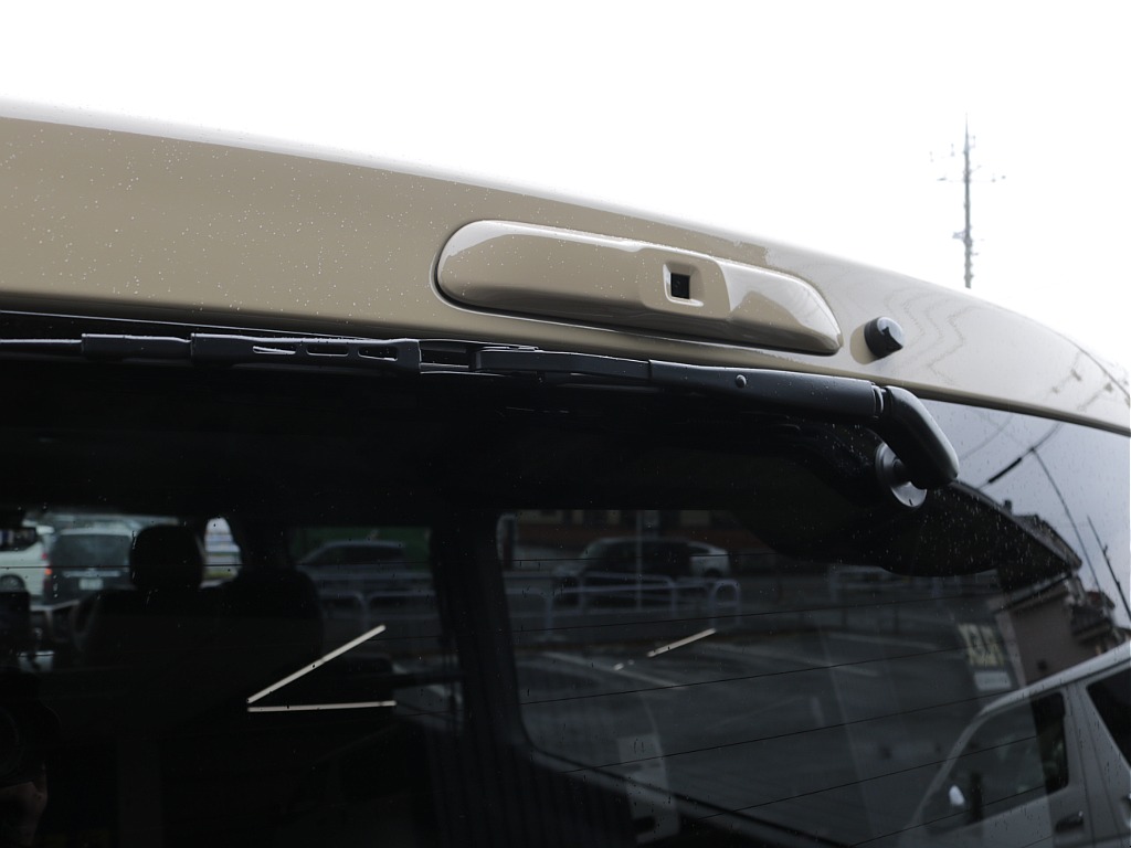 令和８年式ハイエースVアースカラーパッケージＲＥクラシック丸目ライトフェイスチェンジ済み！新品クロスカントリー１６インチアルミ新品オリジナルＬＥＤテール新品シートカバー新品ベット新品ＢＩＧ－Ｘナビ装備