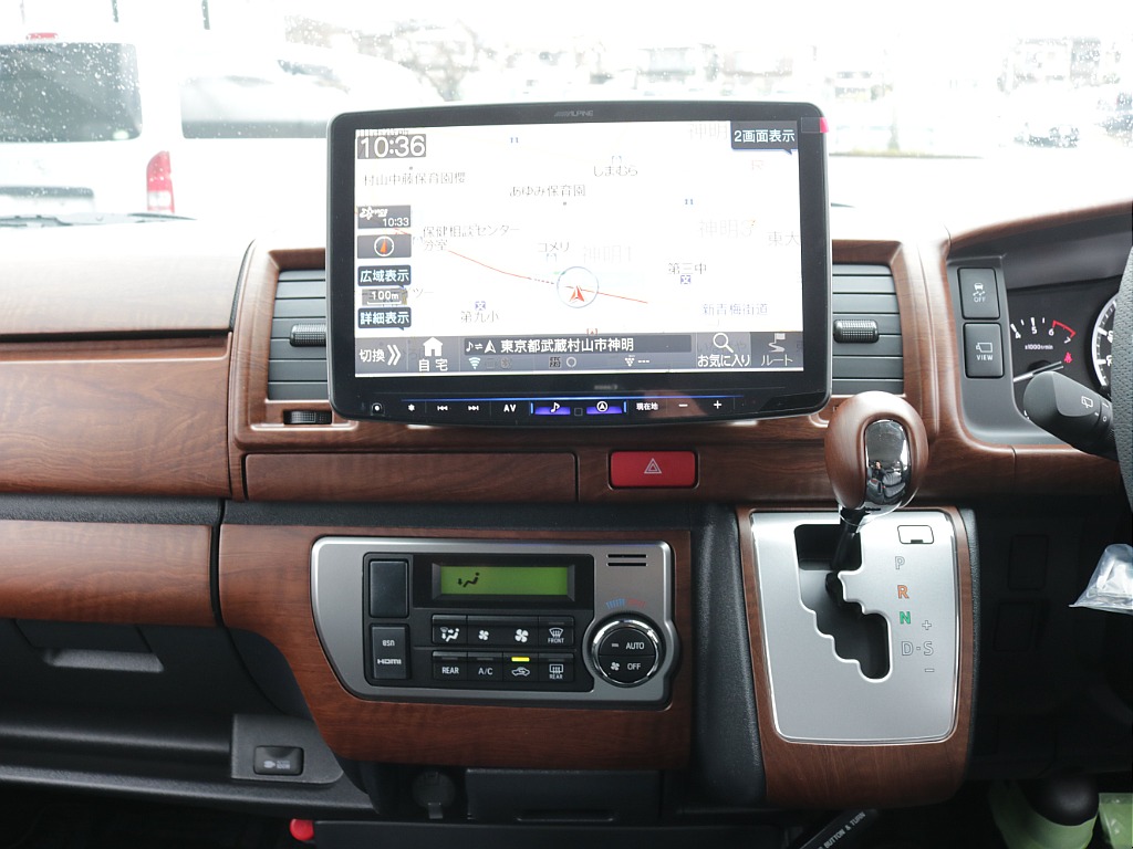 令和８年式ハイエースVアースカラーパッケージＲＥクラシック丸目ライトフェイスチェンジ済み！新品クロスカントリー１６インチアルミ新品オリジナルＬＥＤテール新品シートカバー新品ベット新品ＢＩＧ－Ｘナビ装備