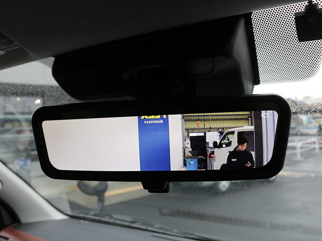 令和８年式ハイエースVアースカラーパッケージＲＥクラシック丸目ライトフェイスチェンジ済み！新品クロスカントリー１６インチアルミ新品オリジナルＬＥＤテール新品シートカバー新品ベット新品ＢＩＧ－Ｘナビ装備