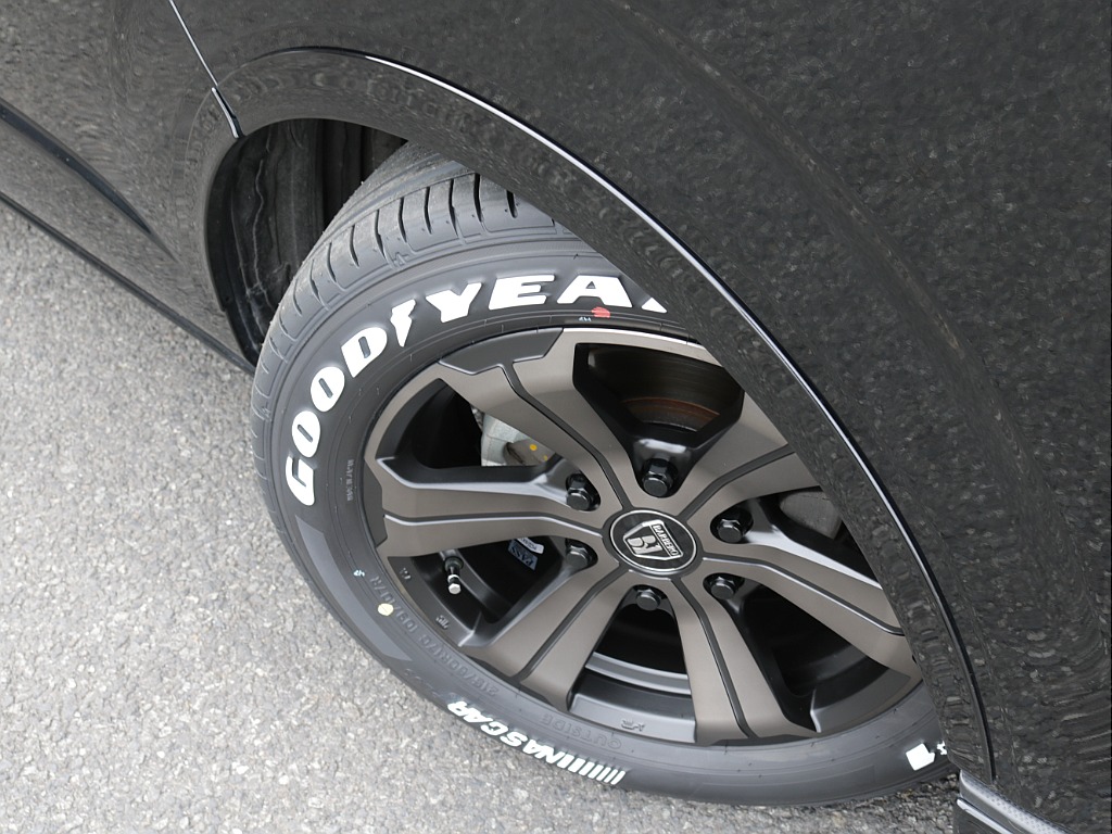 令和６年式ワゴンＧＬ２７００ガソリンフレックスカスタム車両入庫！オリジナルフロントスポイラー新品オリジナル１７インチアルミ新品オリジナルＬＥＤテールアルパインＢＩＧ－Ｘ１１インチナビフリップダウン装備