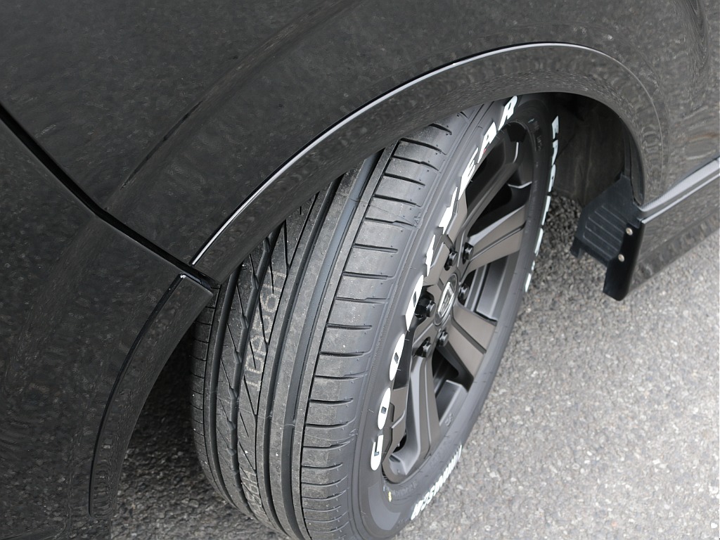 令和６年式ワゴンＧＬ２７００ガソリンフレックスカスタム車両入庫！オリジナルフロントスポイラー新品オリジナル１７インチアルミ新品オリジナルＬＥＤテールアルパインＢＩＧ－Ｘ１１インチナビフリップダウン装備