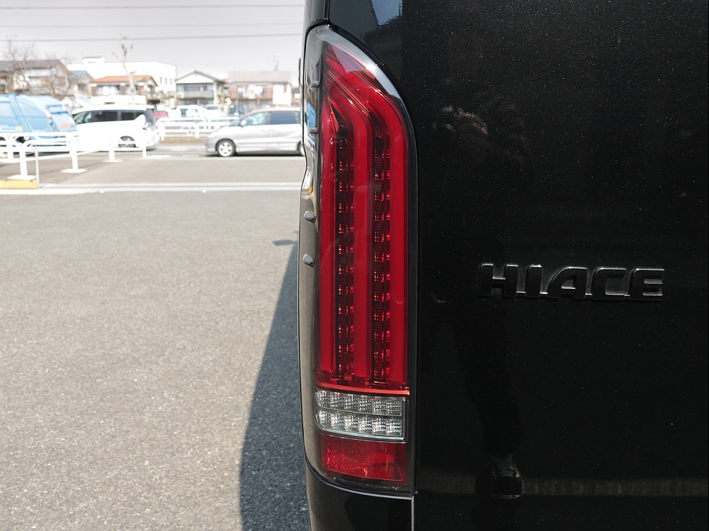 令和４年式ワゴンＧＬ４ＷＤファミリーに好評のＶｅｒ１シートアレンジ施工済み！オリジナルフロントスポイラーオリジナル１８インチアルミアルパインＢＩＧ－Ｘ１１インチナビフリップダウンモニター装着済み！！