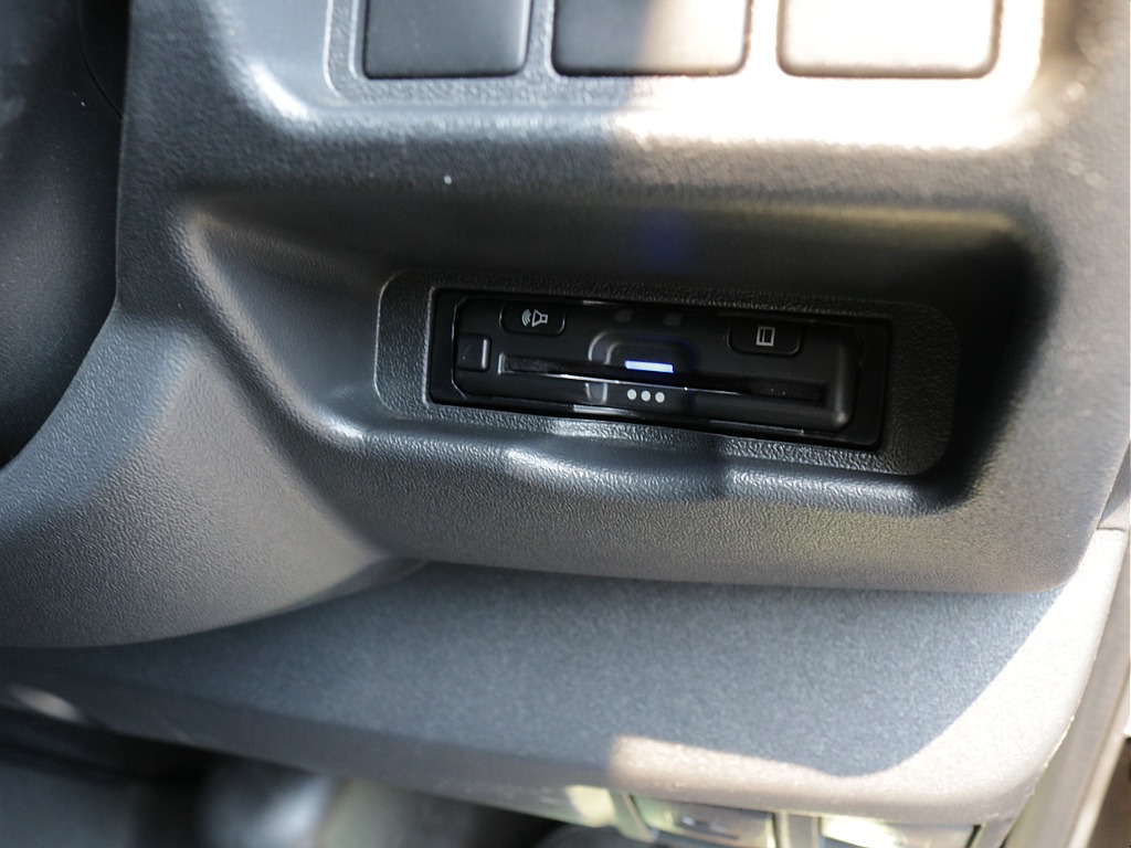 令和４年式ワゴンＧＬ４ＷＤファミリーに好評のＶｅｒ１シートアレンジ施工済み！オリジナルフロントスポイラーオリジナル１８インチアルミアルパインＢＩＧ－Ｘ１１インチナビフリップダウンモニター装着済み！！