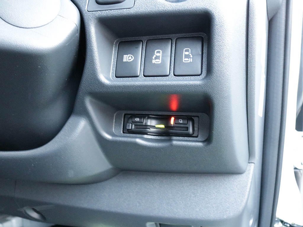 令和７年式ダークプライムＳ２８００ディーゼル４ＷＤカスタム車両入庫！！インナーブラックライト加工新品オリジナル１６インチアルミ新品オリジナルＬＥＤテールライト新品ベットＫＩＴ新品ＢＩＧ－Ｘ１１インチ