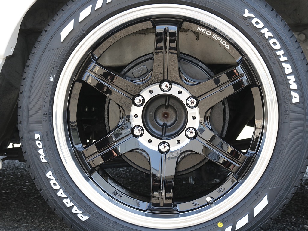 令和７年式ワイドＶダークプライムⅡ２８００ディーゼルターボ！新作１８インチアルミ２インチローダウン済み！新品ベットＫＩＴ装着済み！