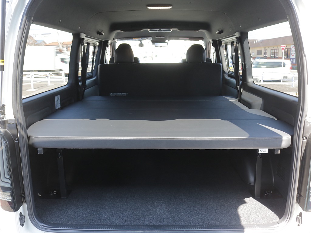 令和７年式ワイドＶダークプライムⅡ２８００ディーゼルターボ！新作１８インチアルミ２インチローダウン済み！新品ベットＫＩＴ装着済み！