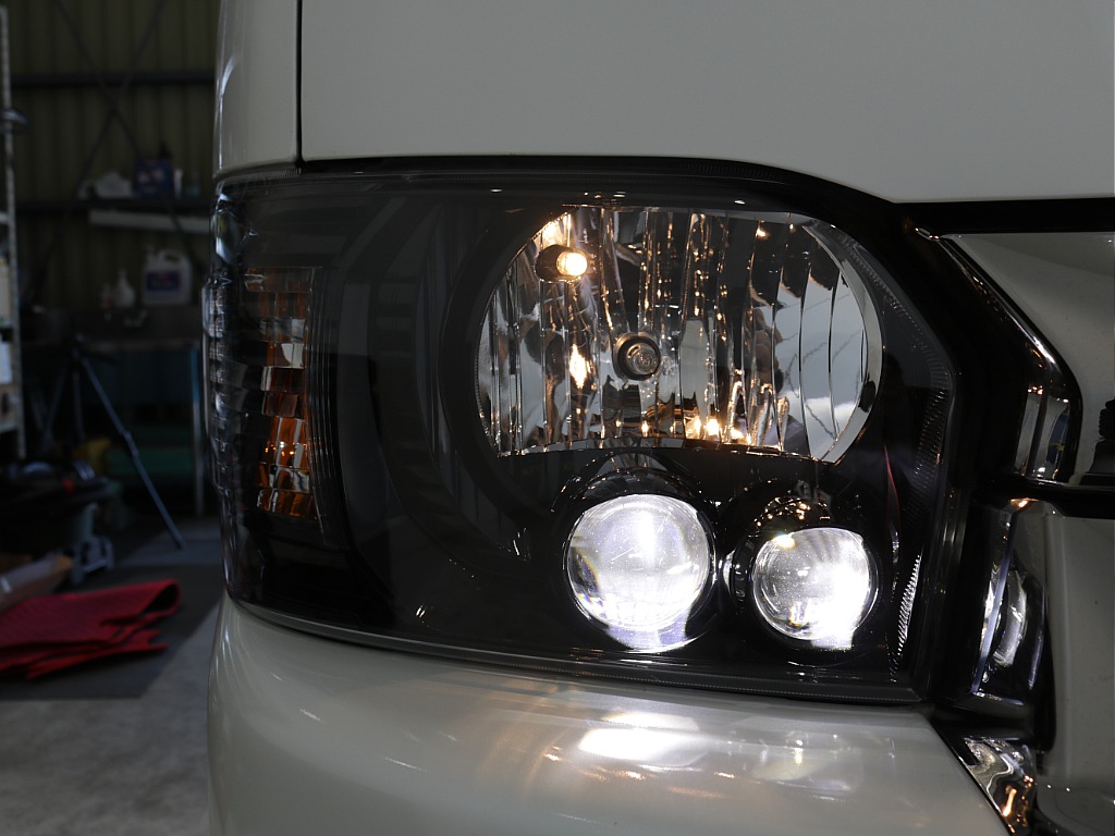 令和７年式ワイドＶダークプライムⅡ２８００ディーゼルターボ！新作１８インチアルミ２インチローダウン済み！新品ベットＫＩＴ装着済み！