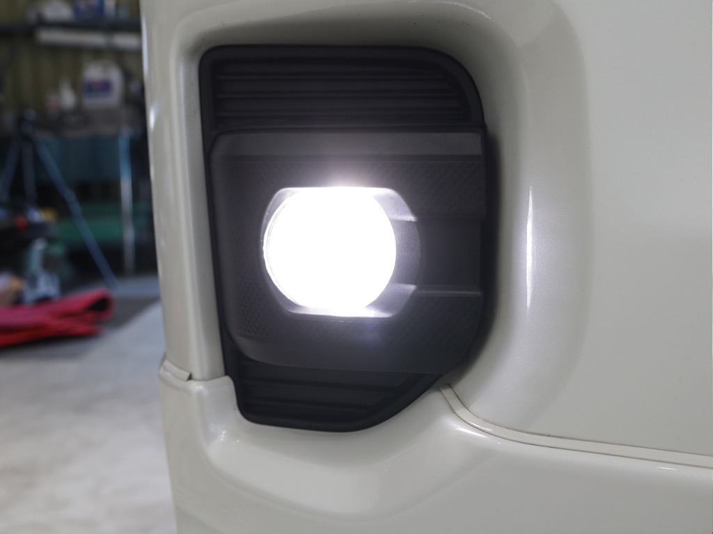 令和７年式ワイドＶダークプライムⅡ２８００ディーゼルターボ！新作１８インチアルミ２インチローダウン済み！新品ベットＫＩＴ装着済み！