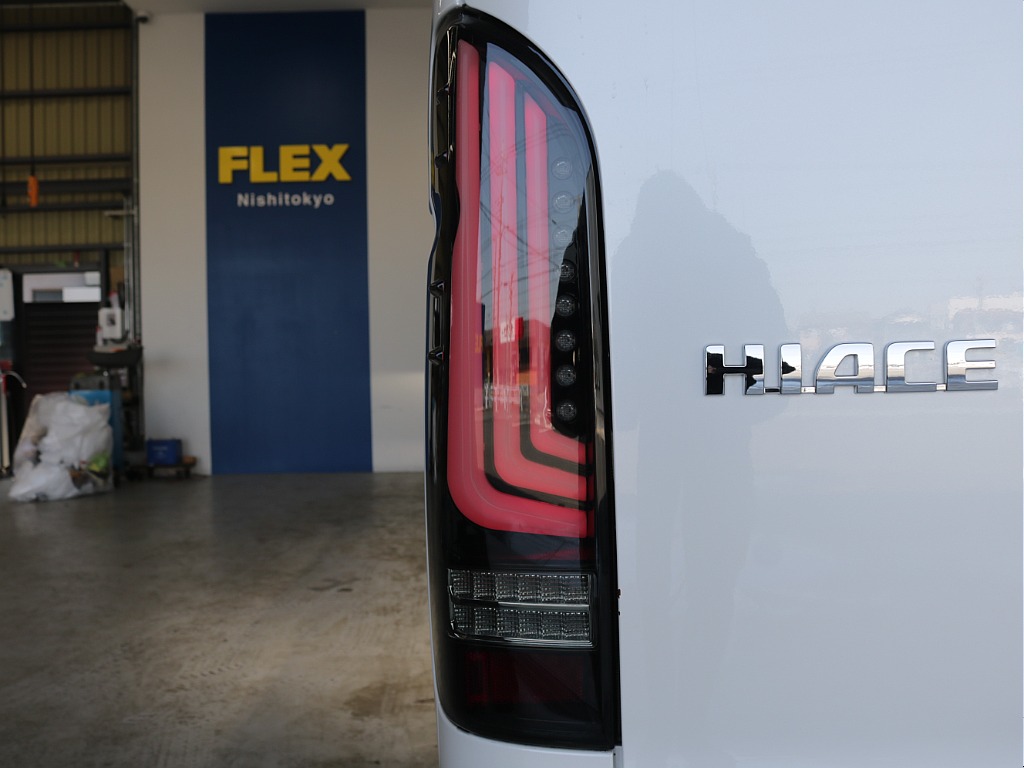 令和７年式ワイドＶダークプライムⅡ２８００ディーゼルターボ！新作１８インチアルミ２インチローダウン済み！新品ベットＫＩＴ装着済み！