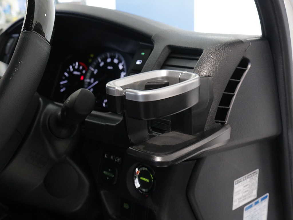 令和７年式ワイドＶダークプライムⅡ２８００ディーゼルターボ！新作１８インチアルミ２インチローダウン済み！新品ベットＫＩＴ装着済み！