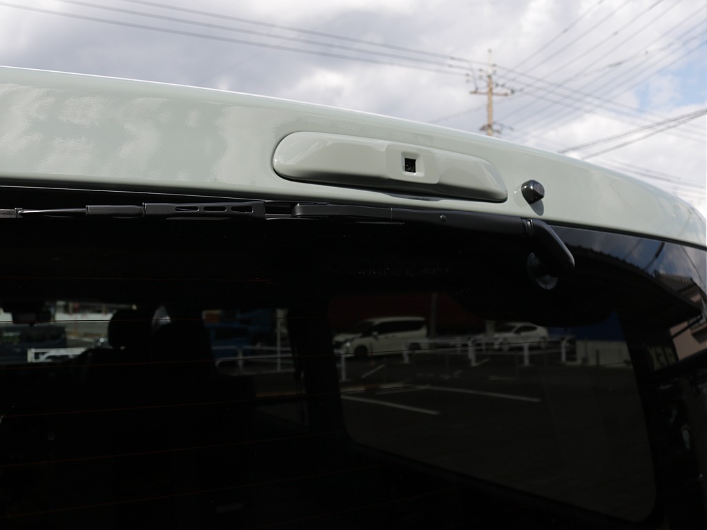 令和８年式ハイエースＶアースカラーパッケージＲＥクラシック丸目ライトフェイスチェンジ済み！新品オリジナルフロントバンパー新品オリジナルオーバーフェンダー新品ＬＥＤテールライト新品ＢＩＧ－Ｘ１１インチ！