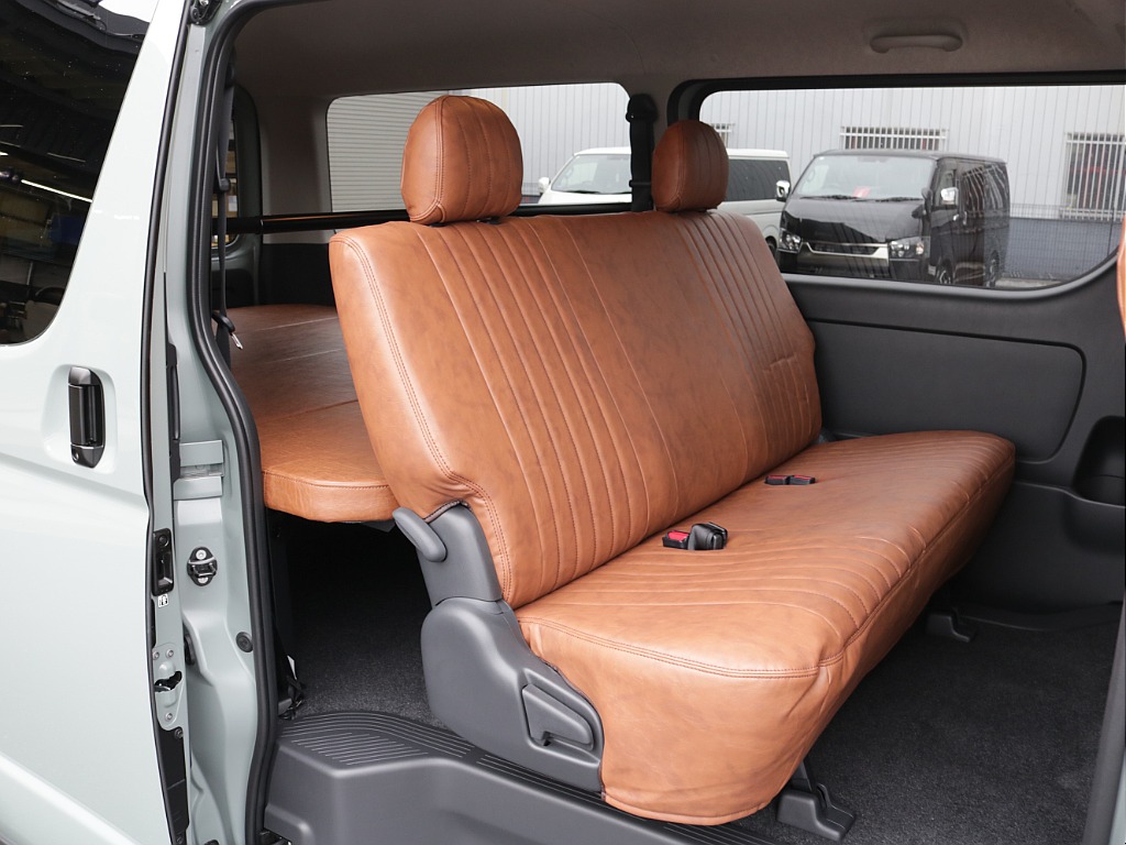 令和８年式ハイエースＶアースカラーパッケージＲＥクラシック丸目ライトフェイスチェンジ済み！新品オリジナルフロントバンパー新品オリジナルオーバーフェンダー新品ＬＥＤテールライト新品ＢＩＧ－Ｘ１１インチ！